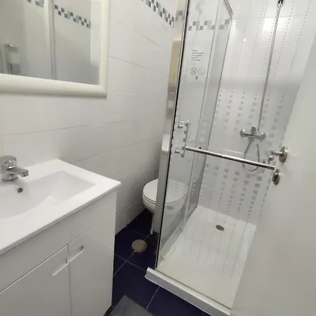 Theorynomadrooms Al Lisboa-Republica Vendégház