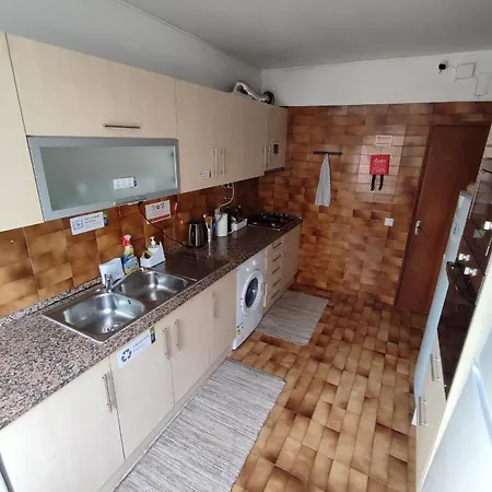 Theorynomadrooms Al Lisboa-Republica Vendégház *